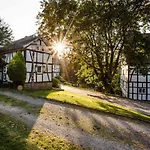 Gut Hungenbach 3* Kürten