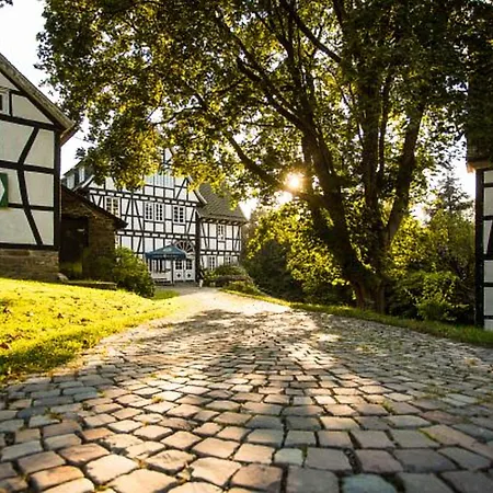 Gut Hungenbach 3* Kürten